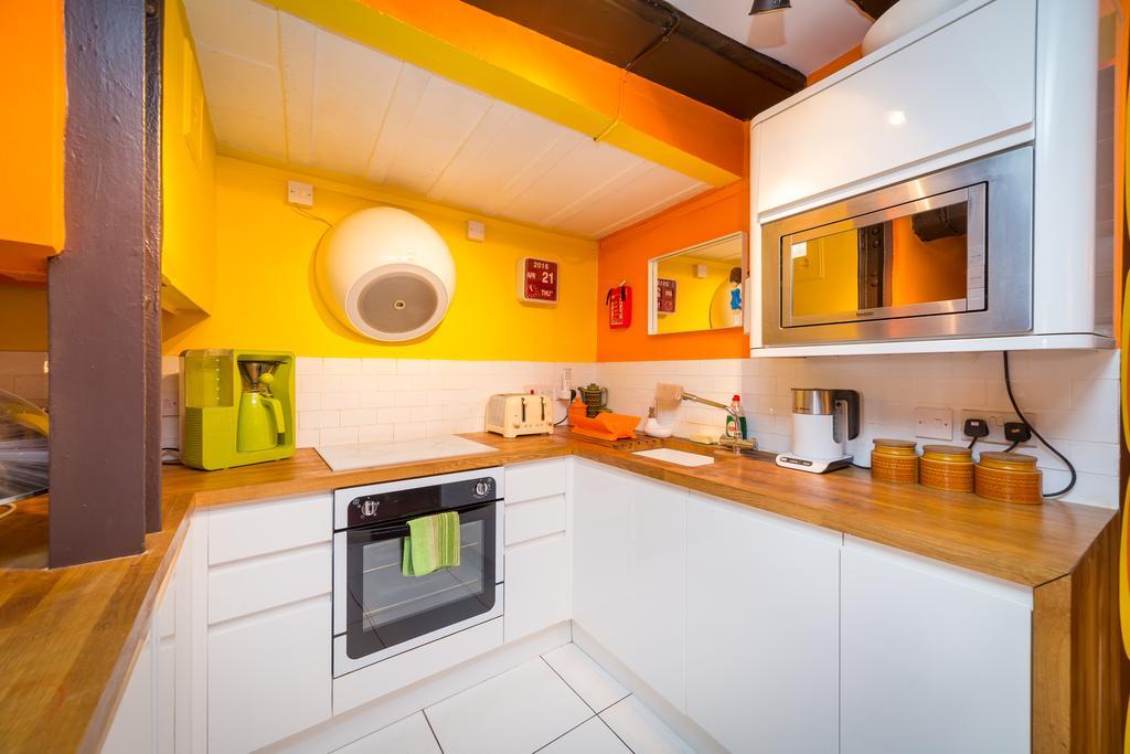 Trembling Madness Apartments York Exterior foto